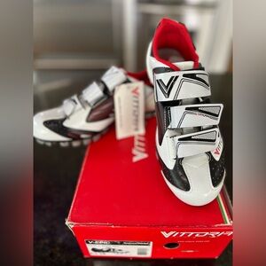 Vittoria V-Epic Clip in Cycling Bike Shoes size 6.5 Eruo 38 white, black & red.